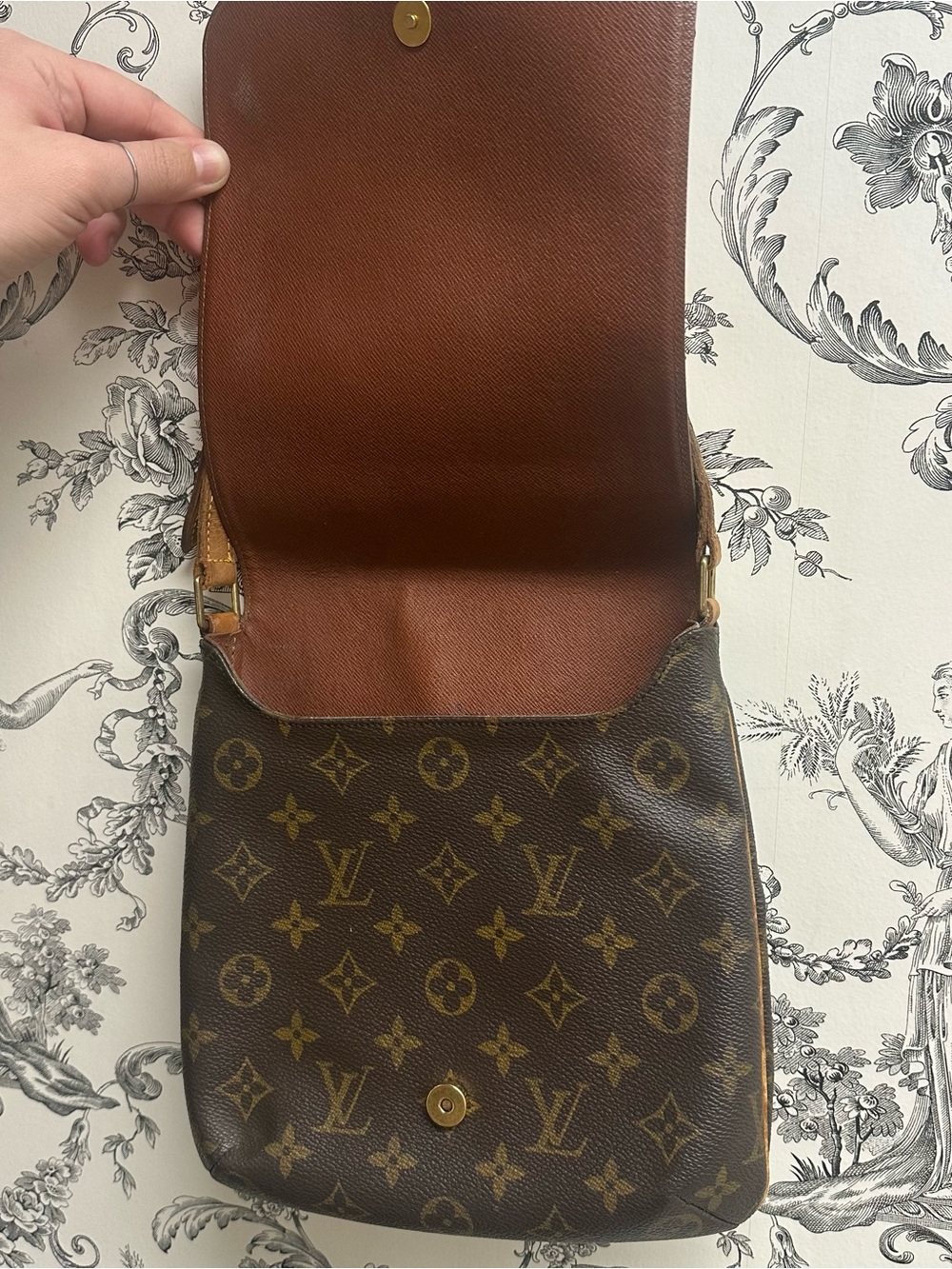 Louis Vuitton Monogram Musette Salsa - Picture 3 of 7